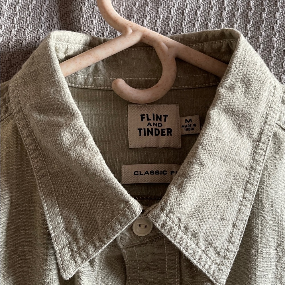 Flint and Tinder chambray utility shirt - Picture 2 of 8